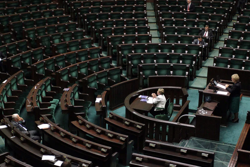 Kto wygrałby dziś wybory parlamentarne? Według CBOS, z wielką przewagą zwycięzcą byłaby Platforma Obywatelska.