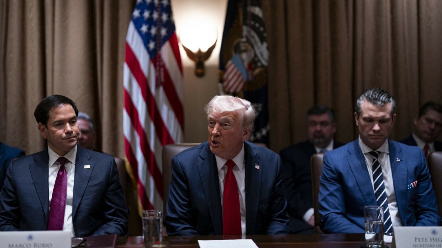 Trump zwołuje pilne spotkanie. Ma podjąć decyzje dotyczące wsparcia Ukrainy.