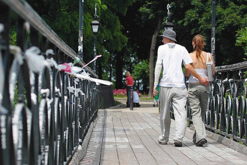 Zdaniem specjalistów przyzwyczajamy się do reklam dotyczących naszych sfer intymnych i powoli nie robią one na nas większego wrażenia