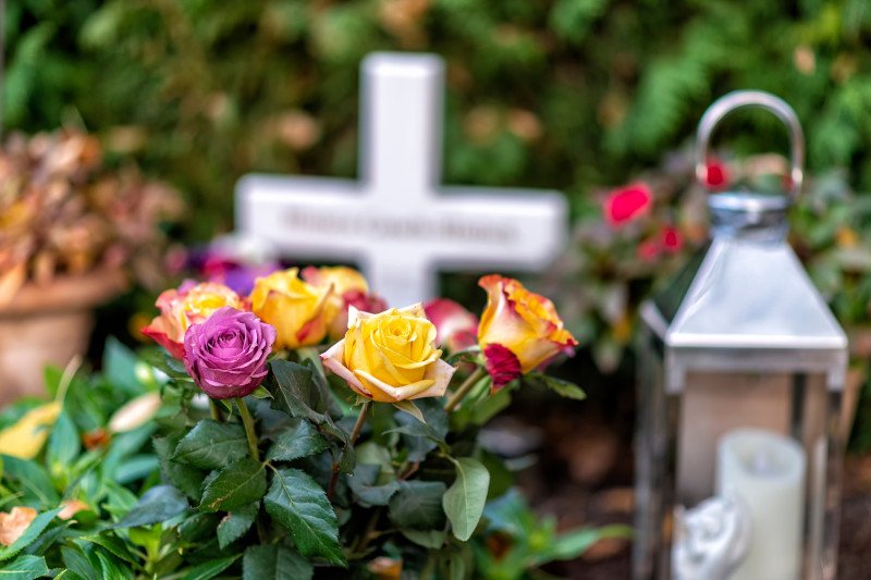 Marmurowe nagrobki wymagają specjalnej pielęgnacji