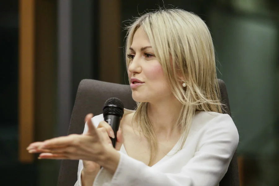 Szymon Hołownia założył Fundację "Polska od nowa". Magdalena Ogórek przypomniała, że tak samo brzmiało jej hasło wyborcze z 2015 roku.