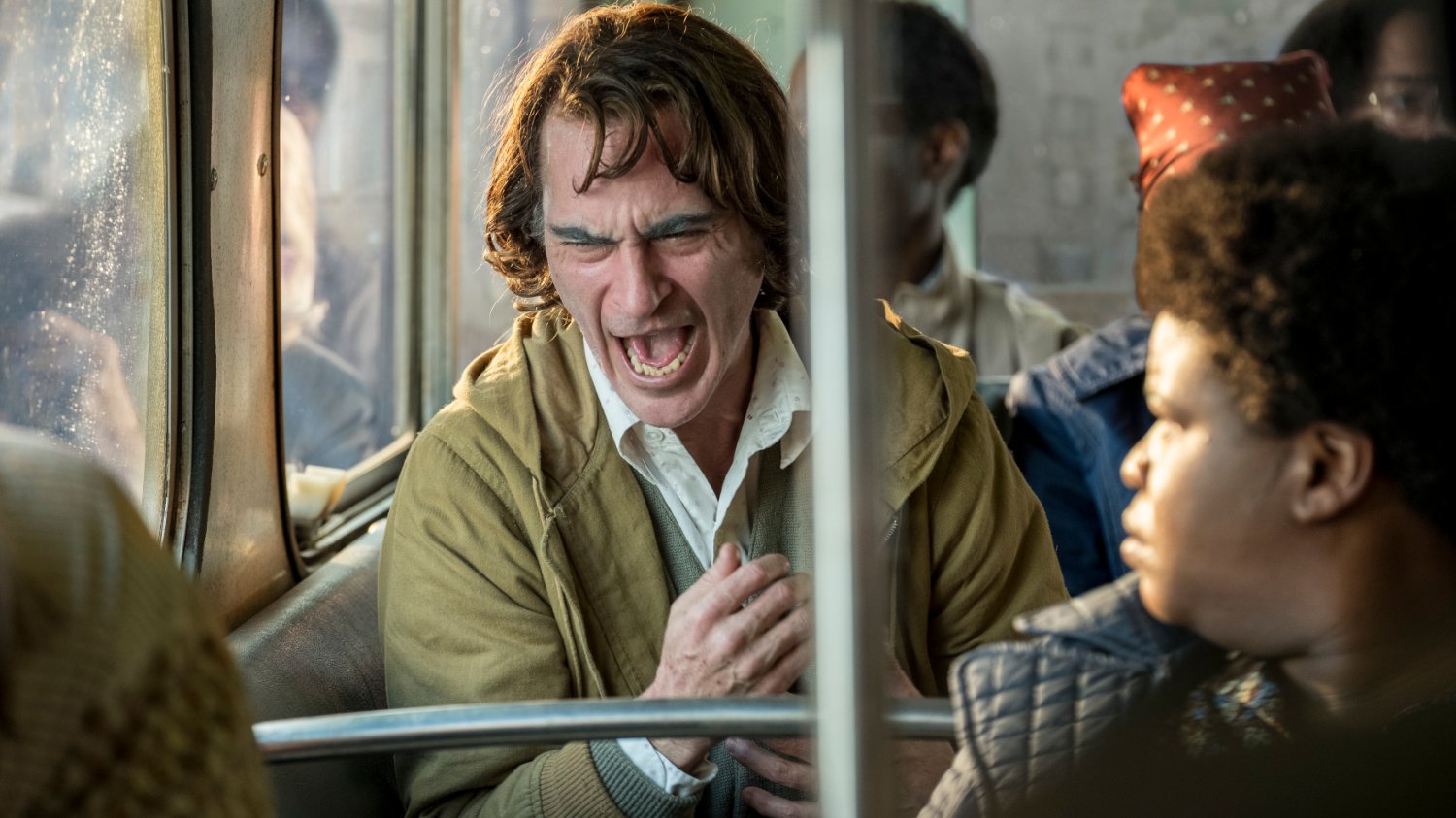 Joaquin Phoenix grając tytułowego "Jokera", inspirował się prawdziwą i niezwykle kłopotliwą przypadłością: paragelią