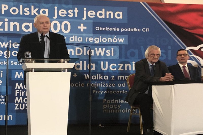 Prezes PiS podczas wystąpienia w Jachrance.