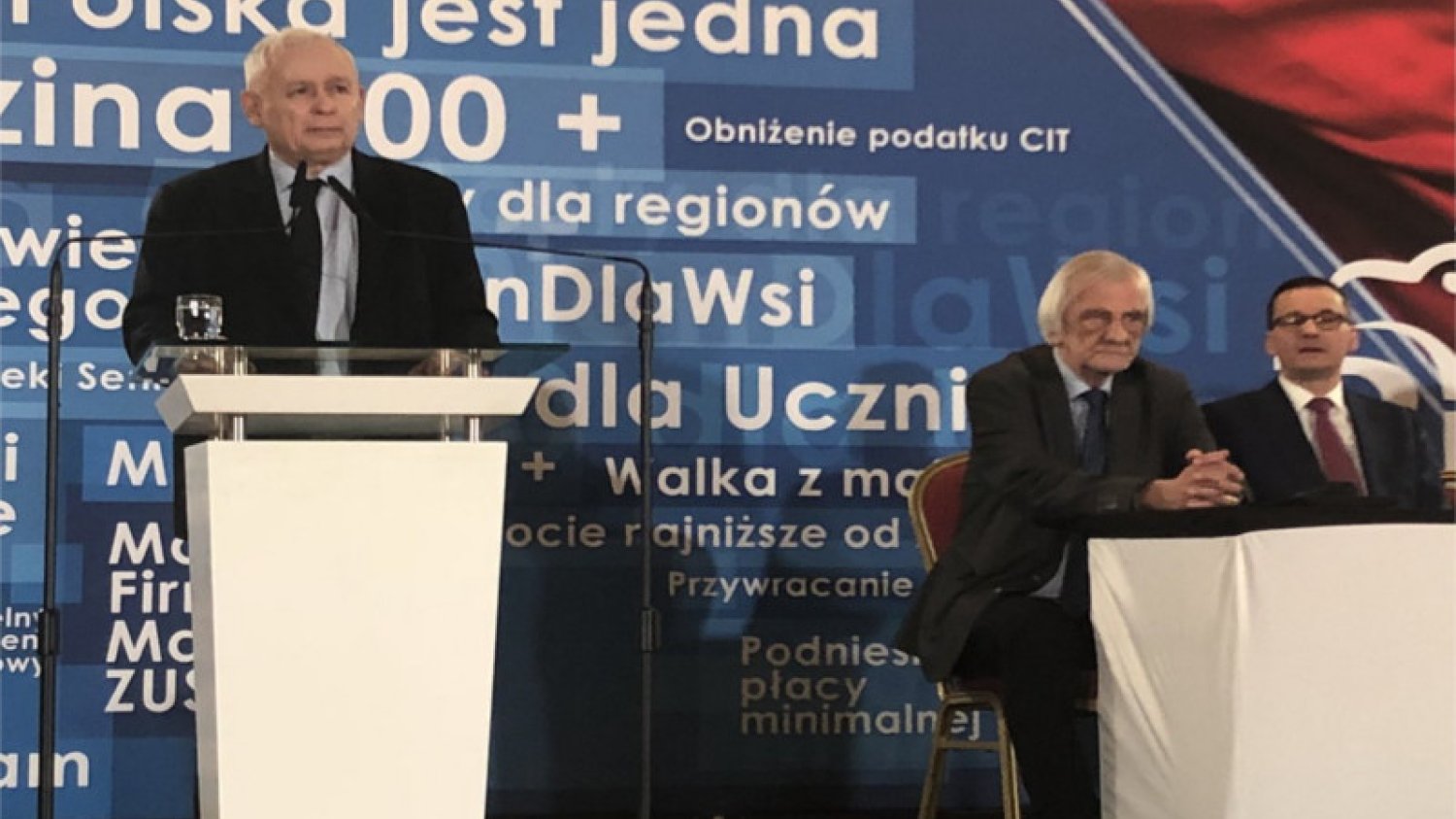 Prezes PiS podczas wystąpienia w Jachrance.
