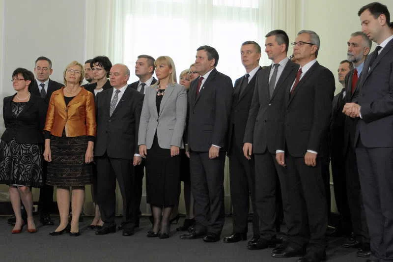 Nowi ministrowie mogą się pochwalić nie tylko domami i samochodami, ale też cennym obrazem, trójkołowym rowerem i udziałami w fortepianie.