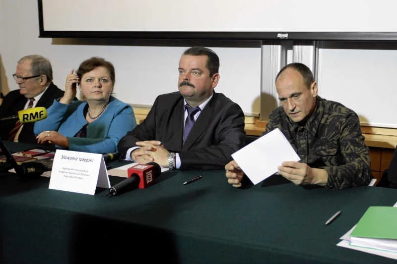 Paweł Kukiz zmienia poglądy jak rękawiczki.