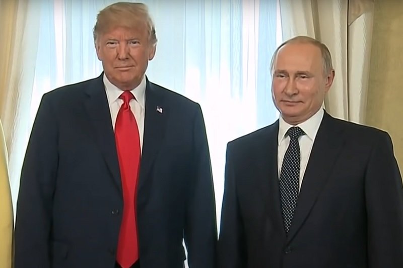 W nowej książce padają oskarżenia wobec Trumpa o współpracę z Rosjanami.