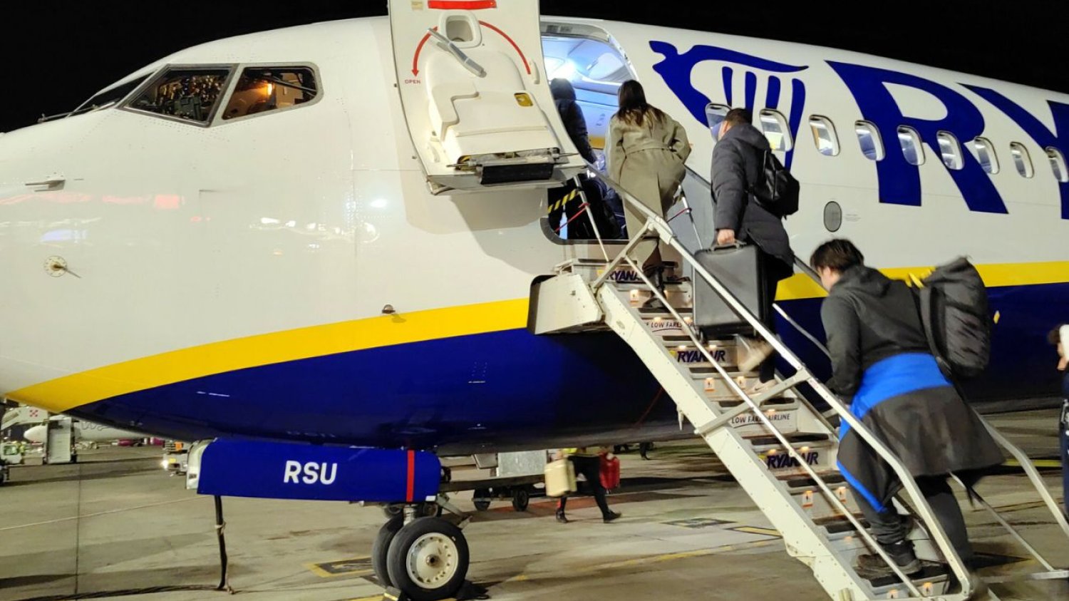 Ryanair śmieje się z pasażerów. Powodem kłótnia o okno