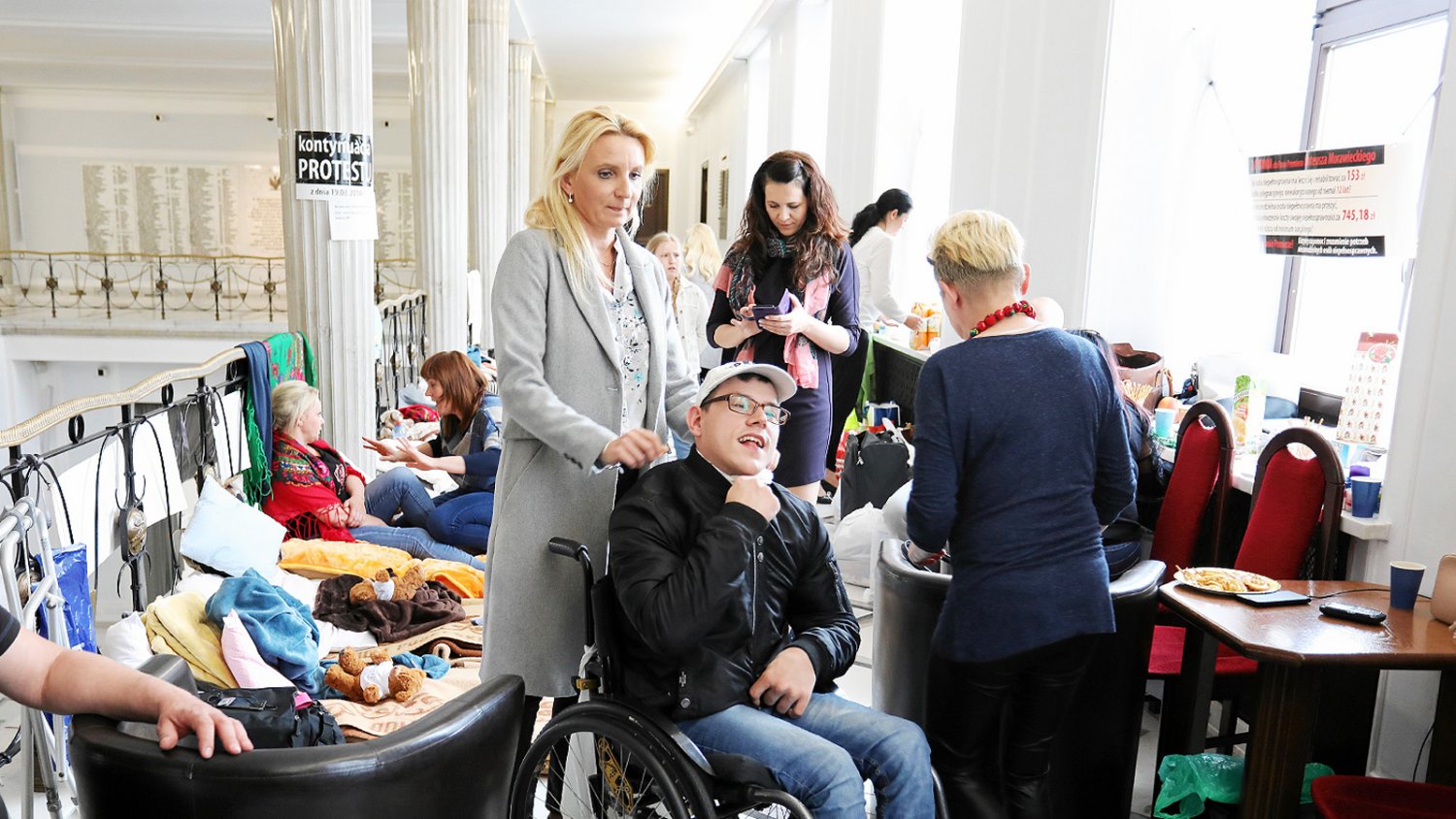 W rozmowie z naTemat.pl posłanka Agnieszka Ścigaj z Kukiz'15 wyjaśnia swoje silne zaangażowanie w sejmowy protest osób niepełnosprawnych oraz ich rodziców.