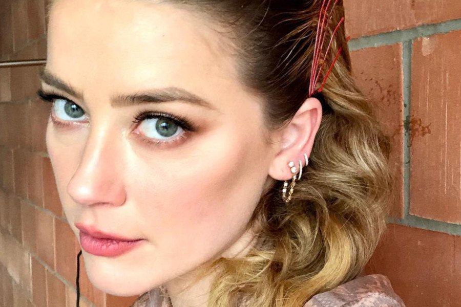 Czy Amber Heard powinna ponieść konsekwencje oskarżeń, tak jak poniósł je Johnny Depp?