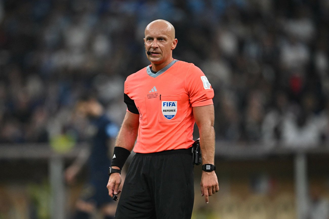 Szymon Marciniak zebrał świetne recenzje po występie w finale mundialu w Katarze. Polak sędziował po mistrzowsku.