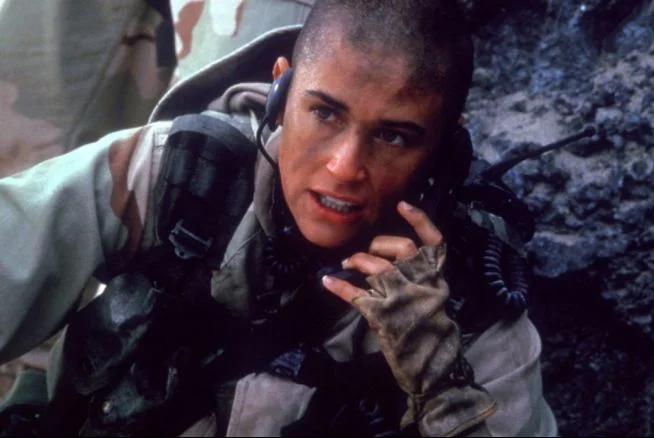 Demi More w filmie "G.I. Jane".