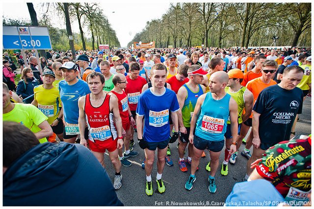 Łódzki maraton przyciąga coraz więcej biegaczy.