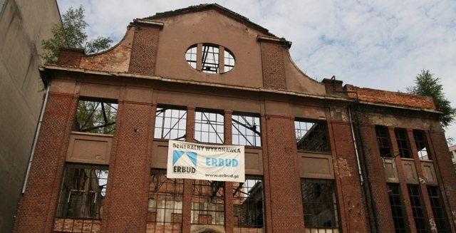 szczecińska Trafostacja Sztuki w trakcie prac remontowych.