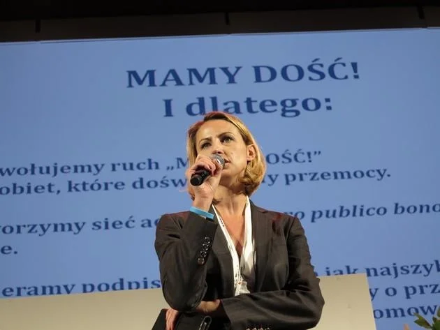 Zofia Ragankiewicz przedstawia postulaty ruchu "Mamy dość!"