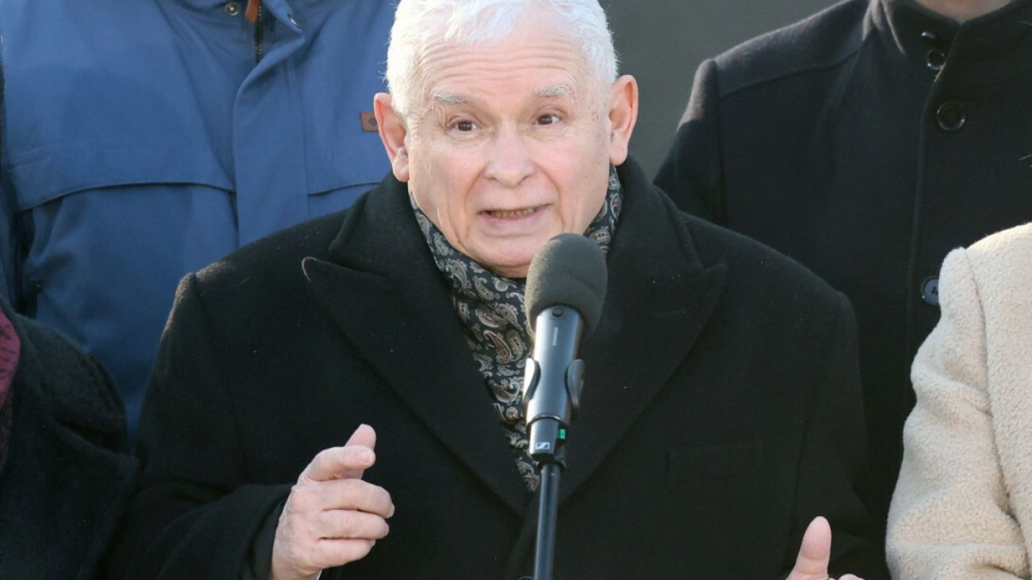 Krzyki na miesięcznicy smoleńskiej. Protestujący o Kaczyńskim: kłamca.
