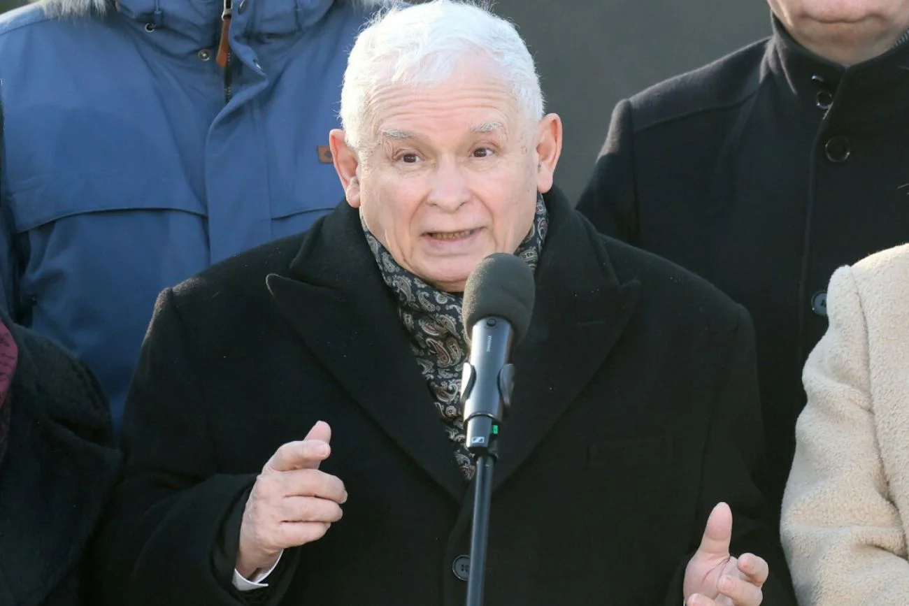 Krzyki na miesięcznicy smoleńskiej. Protestujący o Kaczyńskim: kłamca.