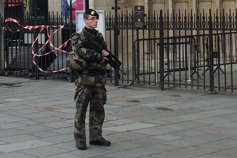 Paryż po zamachach.