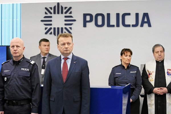 Myśleliście, że to w wojsku mają miejsce największe czystki? Kto wie, czy Błaszczak nie przebija Macierewicza