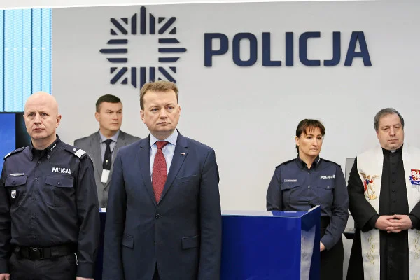 Myśleliście, że to w wojsku mają miejsce największe czystki? Kto wie, czy Błaszczak nie przebija Macierewicza