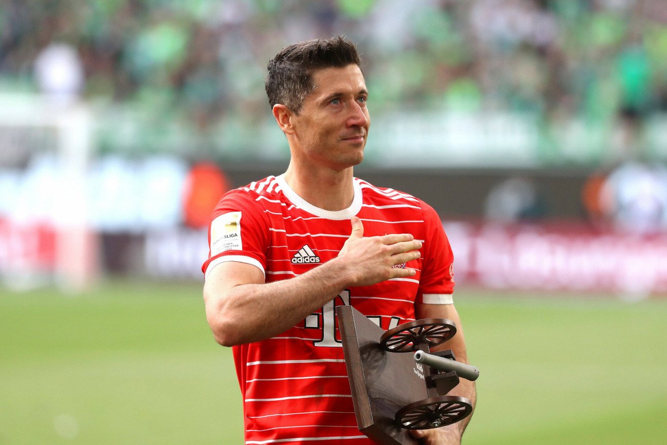 Robert Lewandowski był wyraźnie wzruszony podczas ostatniego meczu sezonu 2021/22 Bayernu Monachium.