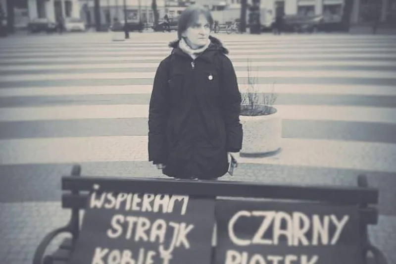Beata Katkowska miała dość odwagi, by samotnie protestować w Gryficach przeciwko zaostrzeniu prawa aborcyjnego w Polsce.