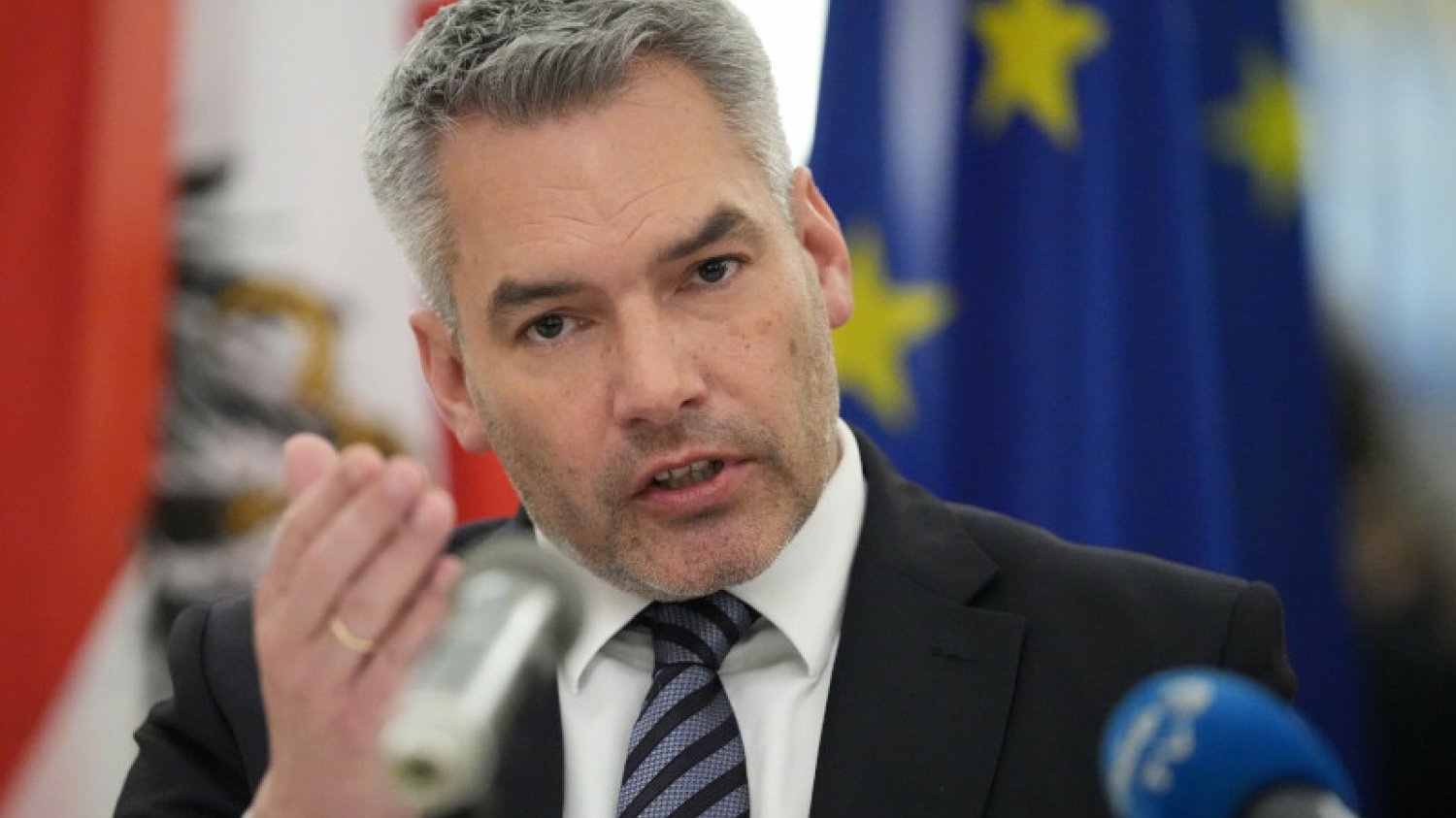 Kanclerz Austrii Karl Nehammer opowiedział się za "pośrednimi krokami" Ukrainy do Unii Europejskiej