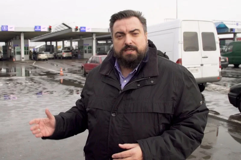 W poszukiwaniu wyjaśnienia teorii spiskowych w sprawie śmierci Andrzeja Leppera, Tomasz Sekielski pojechał na Ukrainę.