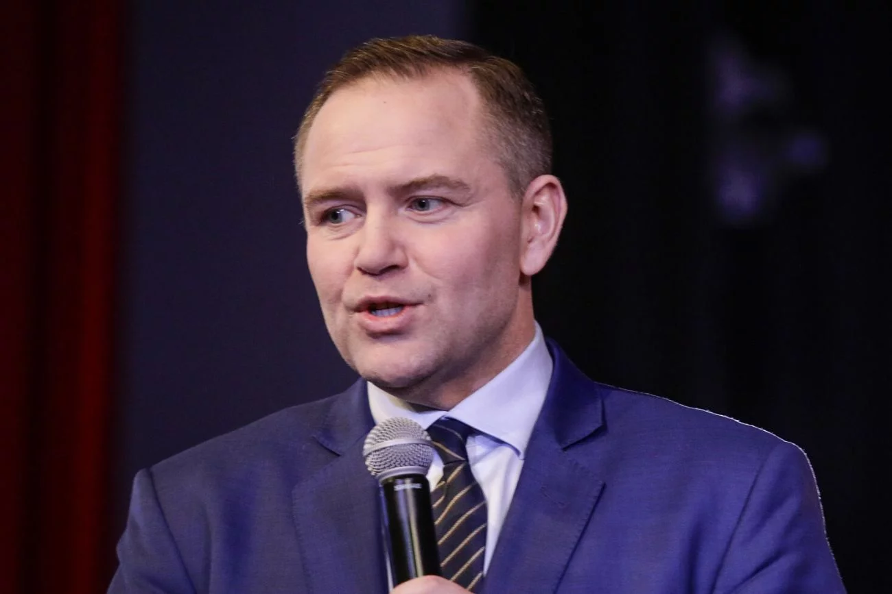 Nawrocki obiecuje, ale czy jako prezydent miałby na to wpływ? To mówił ws. kolejek do lekarzy Nawrocki obiecuje, ale nie ma na to wpływu. To mówił o kolejkach do lekarzy