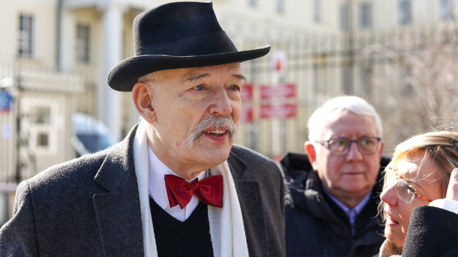 Korwin-Mikke z "prezentem" na Dzień Kobiet. Zawalczy o prezydenturę.