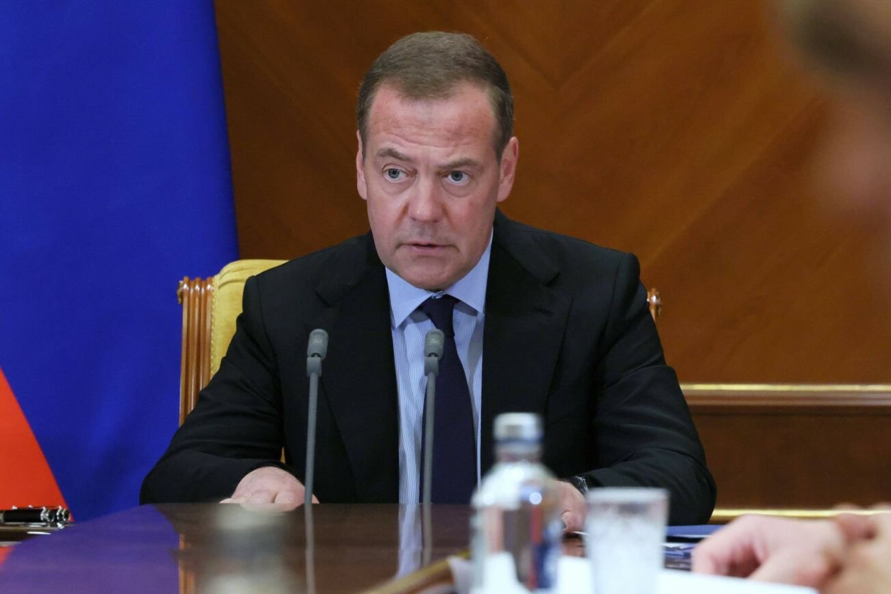 Miedwiediew grozi Gruzji. Porównał ją do Ukrainy Gruzja pogrążona w protestach. Miedwiediew zaczął im grozić