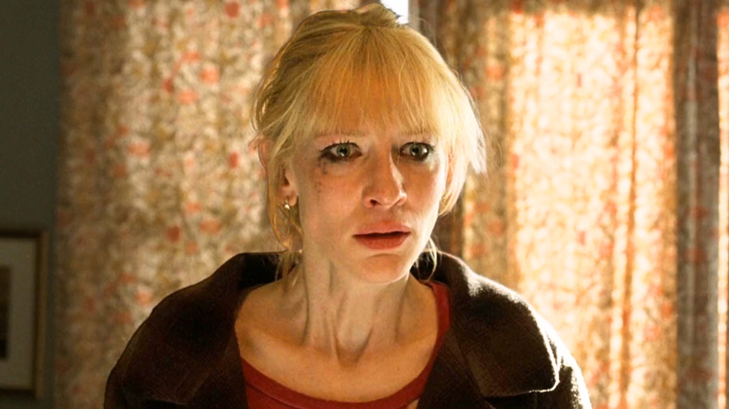Mistrzowski thriller z Cate Blanchett chowa się na Disney+. Trzyma za gardło do końca Cate Blanchett w filmie "Notatki o skandalu"