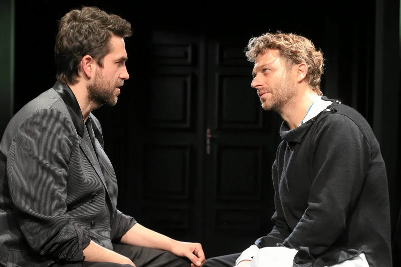 Grzegorz Damięcki i Marcin Dorociński podczas próby do spektaklu w teatrze Ateneum