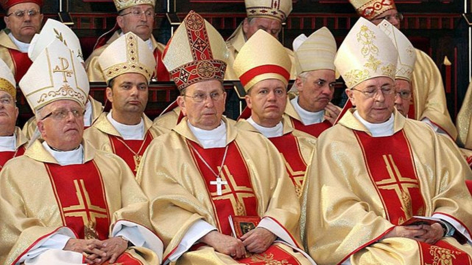 Arcybiskup Depo chce aby episkopat wprowadził listę mediów zakazanych dla katolika