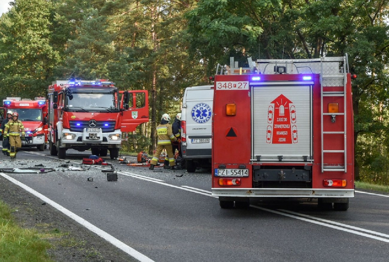 Nowe fakty po wypadku kolumny rządowej. Policja o złamaniu miednicy i żeber.
