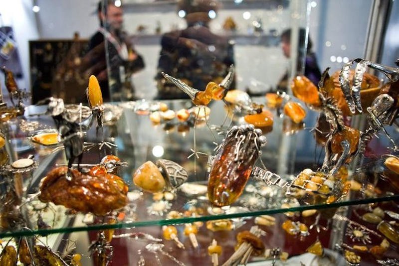 Bursztynu w Polsce jest bardzo dużo, ale zajmują się nim jedynie drobni i nielegalni wydobywcy.