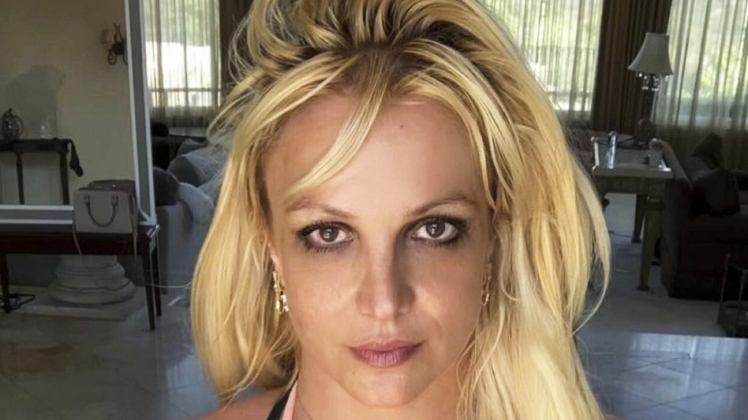 Dlaczego Britney Spears zgoliła głowę na łyso? Wyjaśnia wszystko w książce