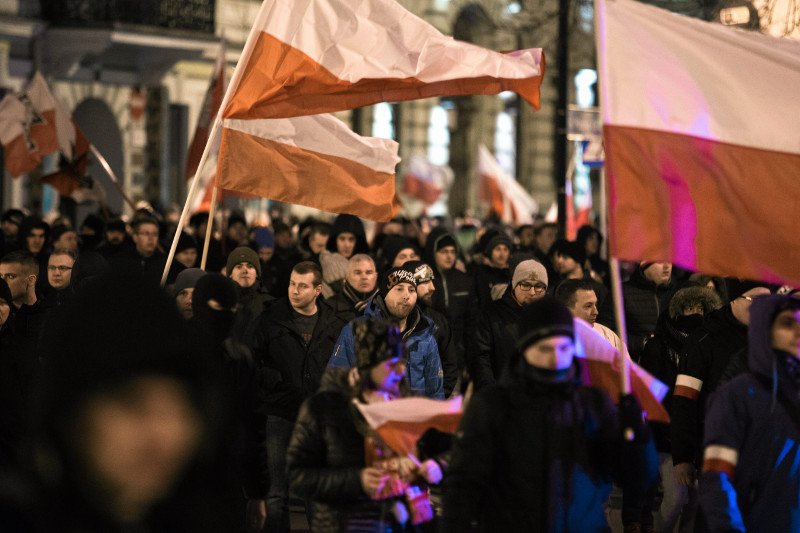 Dzięki rozwojowi w III RP współcześni Polacy żyją na poziomie życia, który wynosi około 50 proc. poziomu życia Amerykanów.