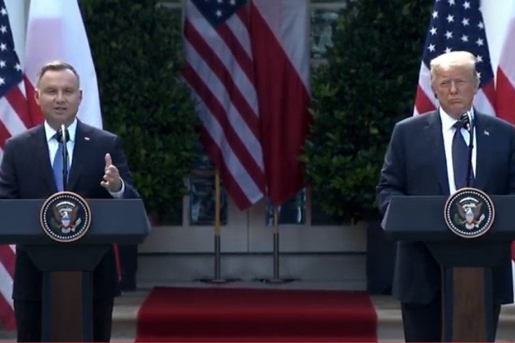 Andrzej Duda i Donald Trump na wspólnej konferencji w Waszyngtonie.
