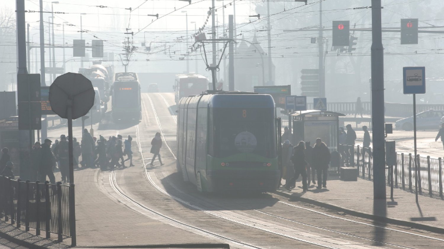 Najbardziej na życiu w smogu tracą najmniejsze dzieci.