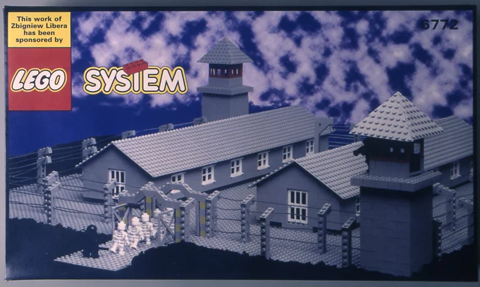 Zbigniew Libera, "Lego. Obóz koncentracyjny", 1996, pudełko z klockami Lego
