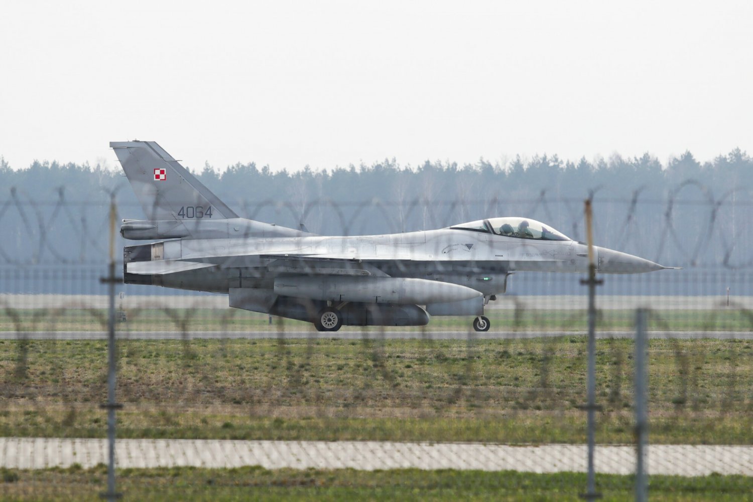 Co spadło na Polskę? Możliwe, że to szczątki zestrzelonej rakiety