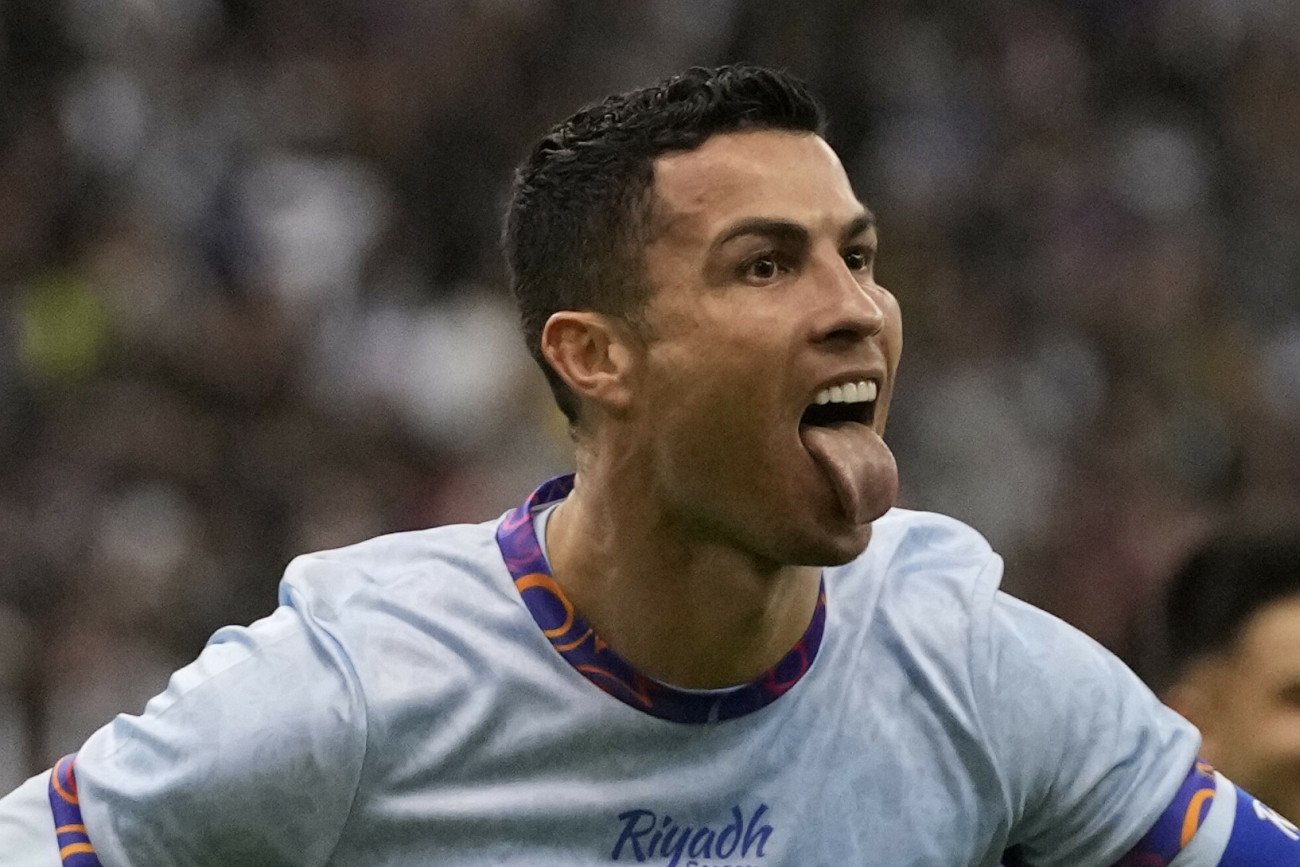 Cristiano Ronaldo od nowego roku oficjalnie występuje w tej samej lidze, co Grzegorz Krychowiak.