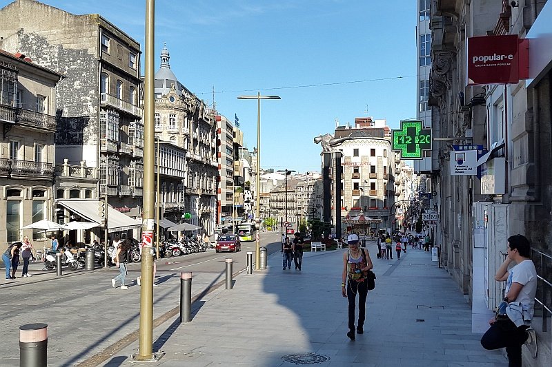 Myślisz o emigracji po wygranej PiS w wyborach? Hiszpańska Galicja może okazać się dobrym pomysłem na nowy dom. Na zdjęciu centrum Vigo.