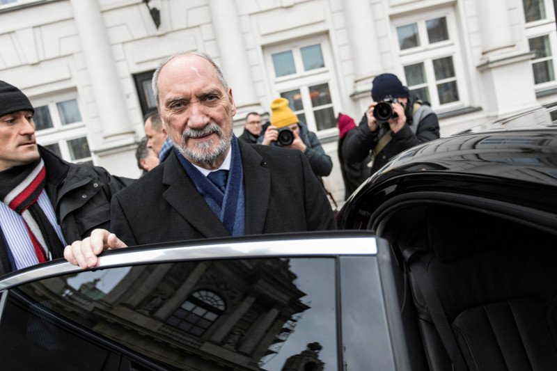 Antoni Macierewicz najprawdopodobniej długo nie zagrzeje miejsca w gabinecie Morawieckiego.