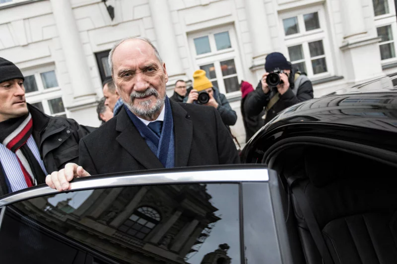 Antoni Macierewicz najprawdopodobniej długo nie zagrzeje miejsca w gabinecie Morawieckiego.