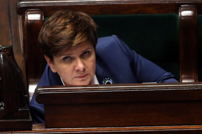 Zdaniem prof. Kika tąpnięcie w sondażach popularności rządu to konsekwencja tego, że PiS zajął się projektem, który ograniczyłby dostęp kobiet do legalnej aborcji.