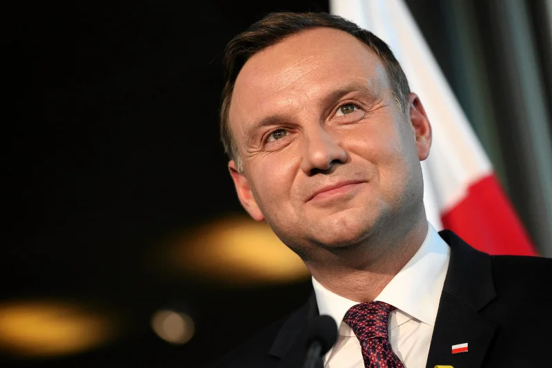 Podobno prezydent śmieje się z żartów o sobie.