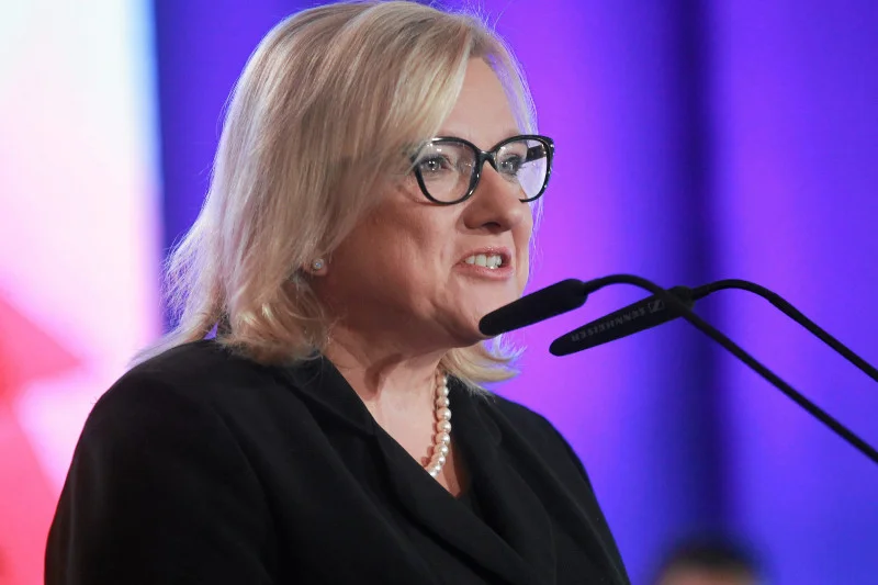 Jak Beata Kempa sprawdza się jako minister ds. pomocy humanitarnej?