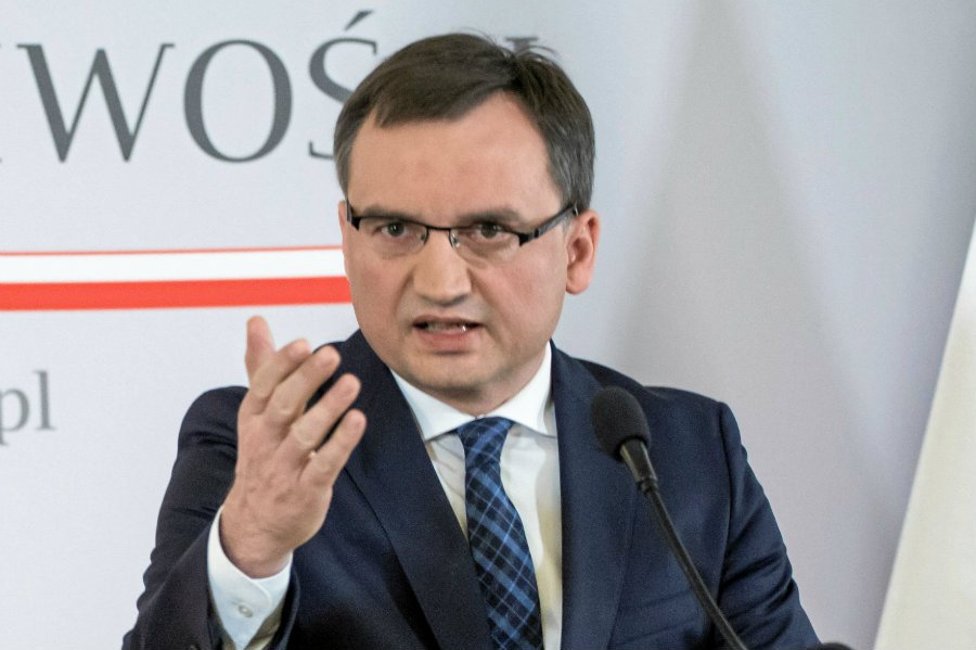 Resort Zbigniewa Ziobry zapowiada pozew przeciwko Gazecie Wyborczej po tekście na temat rejestru pedofilów.